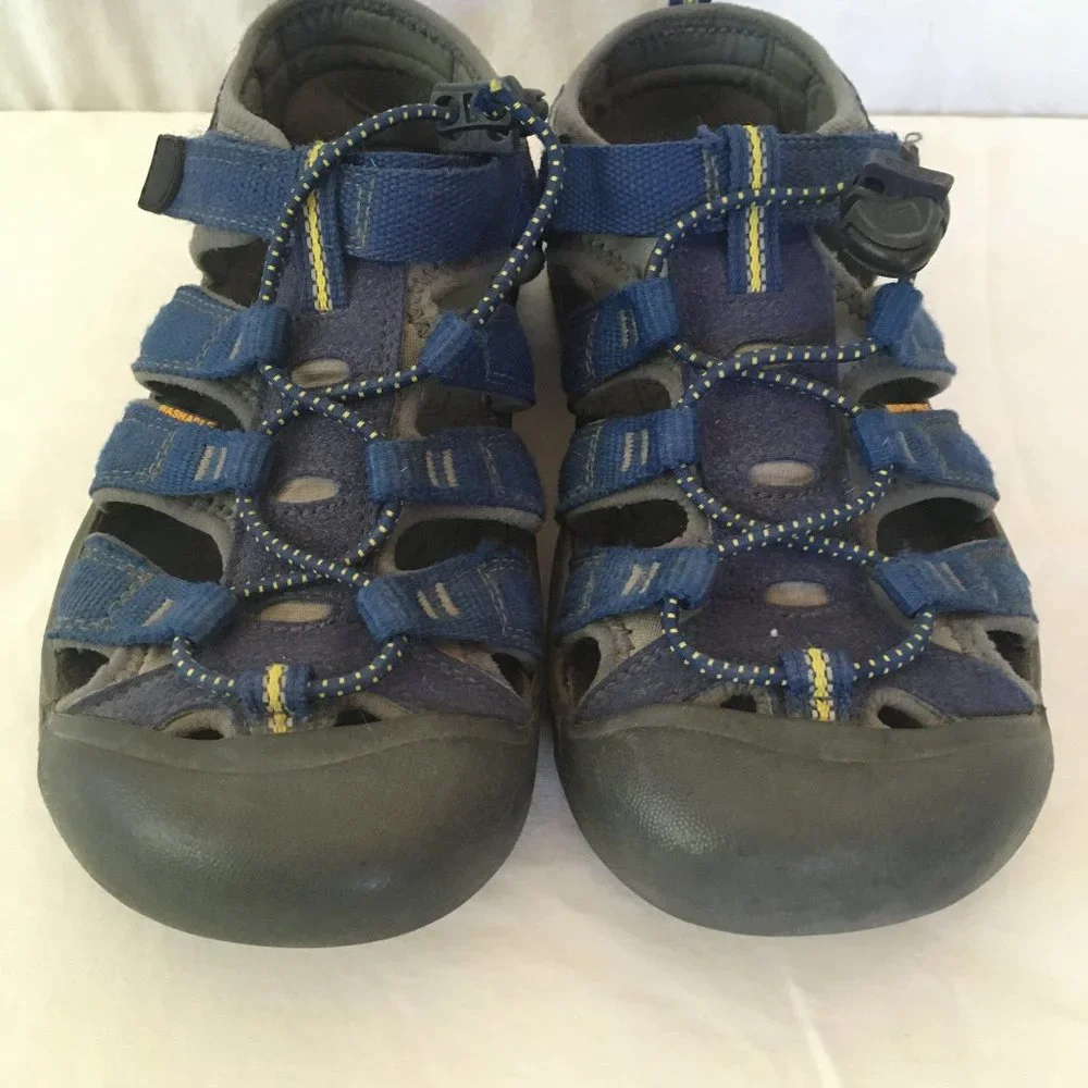 Keen Outdoor Sport Water Sandal Sz 4 Youth